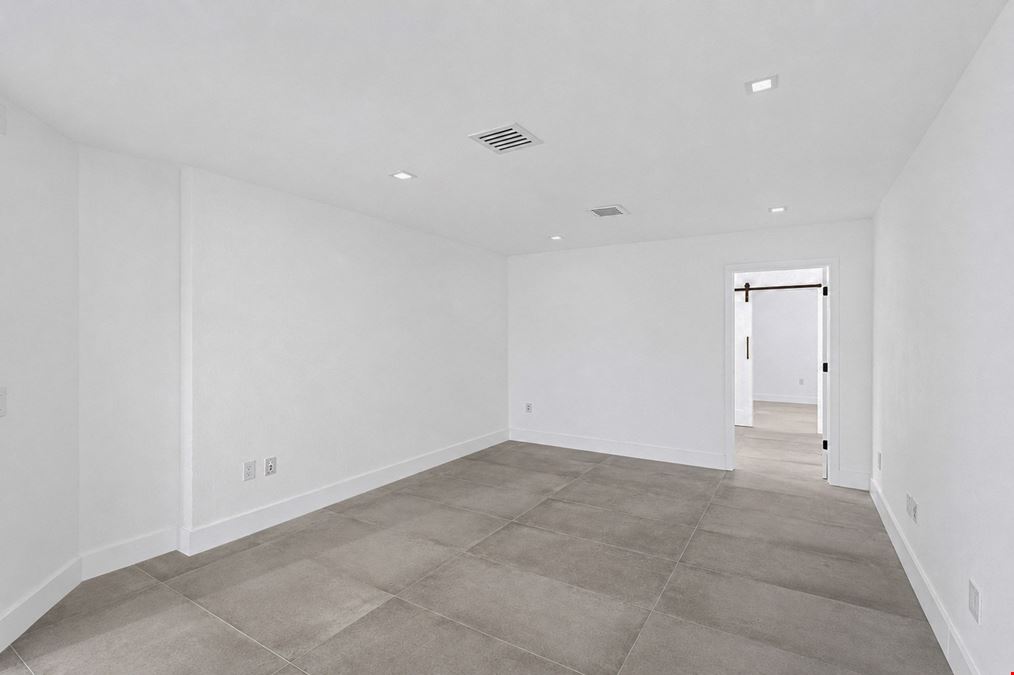 2878 South Osceola Avenue, Unit 5E
