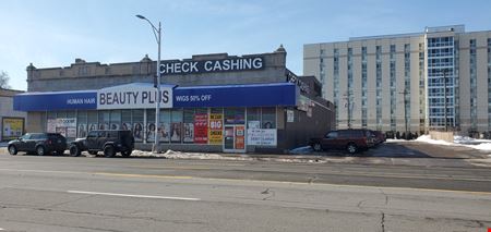 Highland Park Plaza - Highland Park