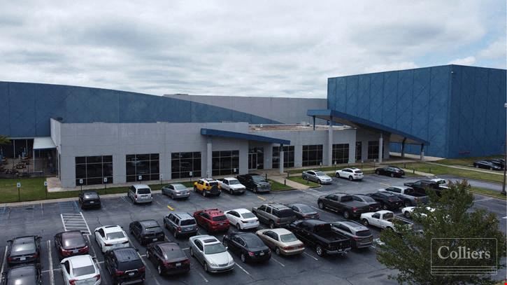 ±861,000-SF Move-In Ready Industrial Distribution Center