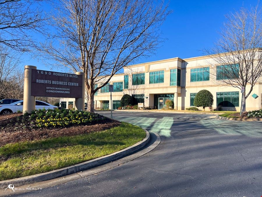 Kennesaw Lender-Owned Office Warehouse | ±3,750 SF