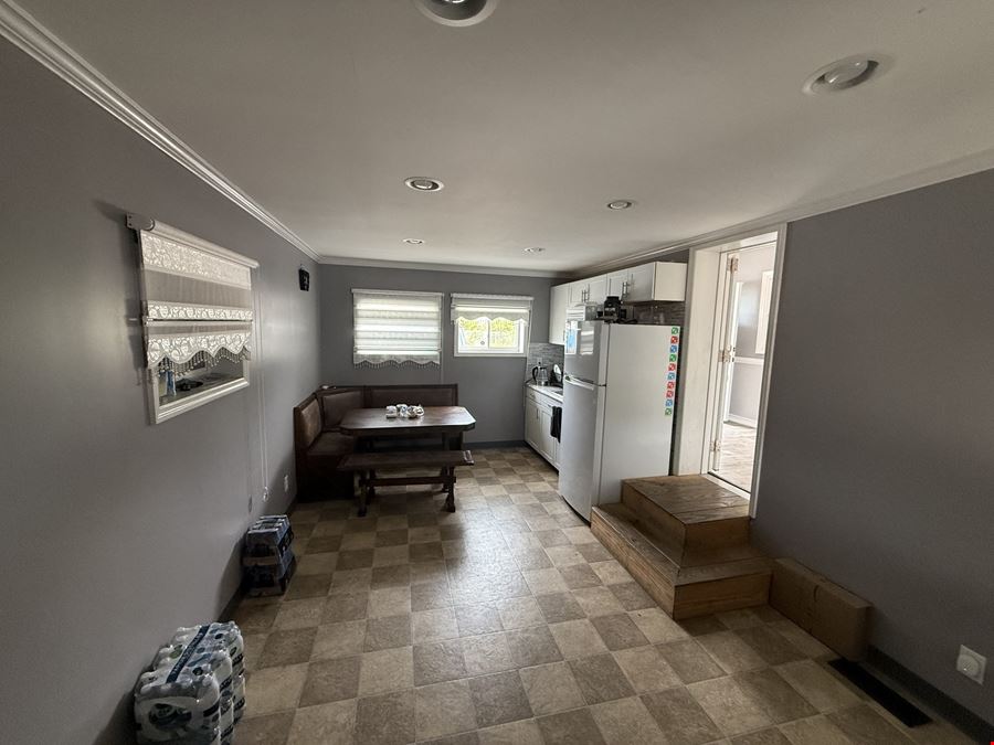 5848 Poe Ave