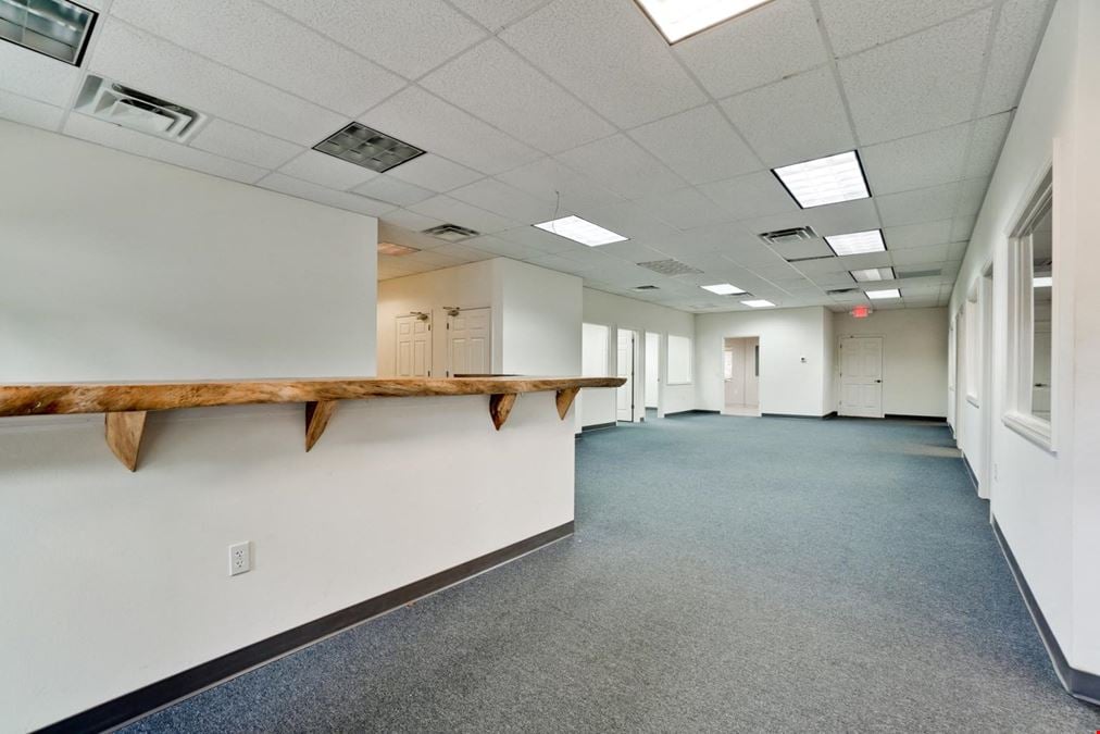 AMAZING INVESTMENT OPPORTUNITY ON UNIVERSITY PKWY.!