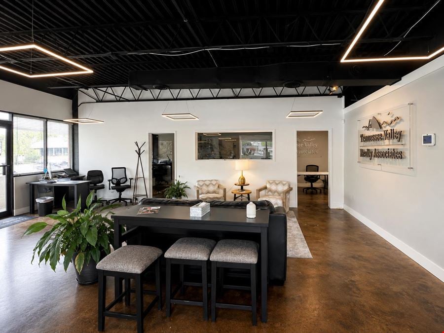 5204 Kingston Pike