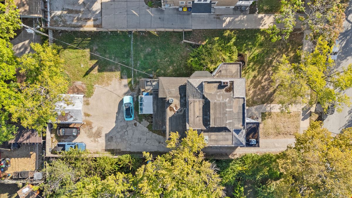 3933 Warwick