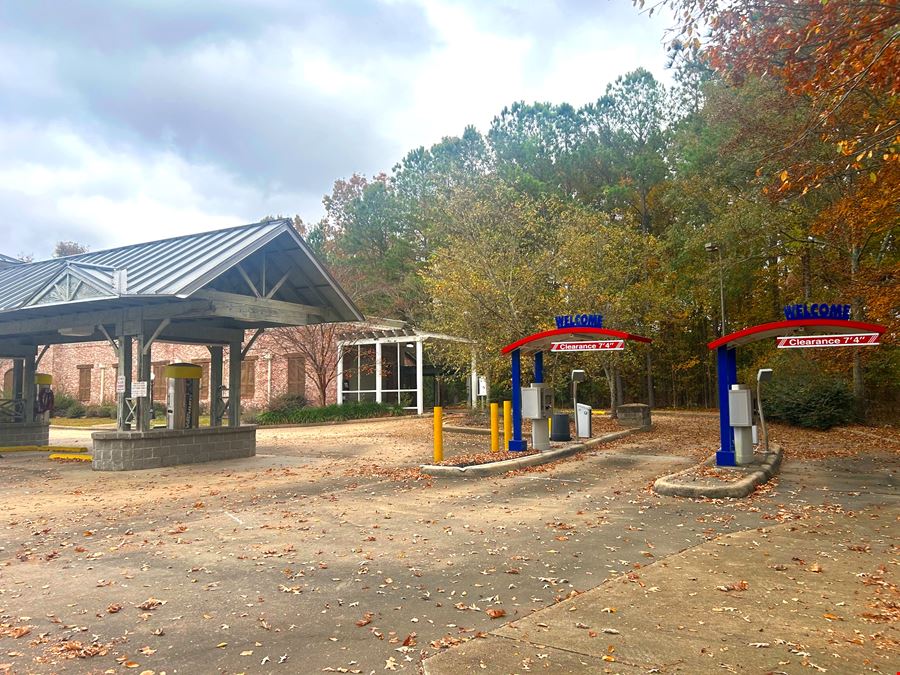 2027 Strawberry Hill Drive