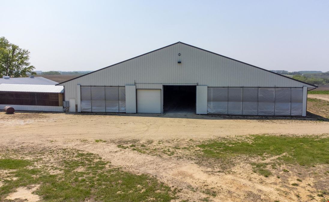 56841 270th Ave  - Commercial Storage Pole Barn For Lease