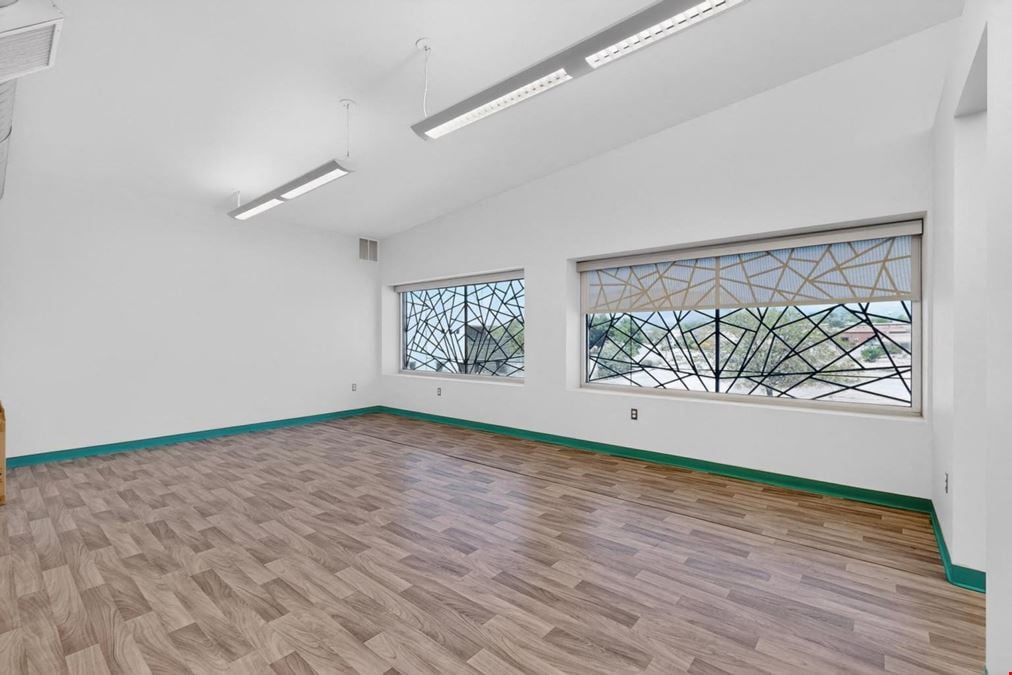 FLEX/WAREHOUSE/OFFICE/YARD/3-PHASE