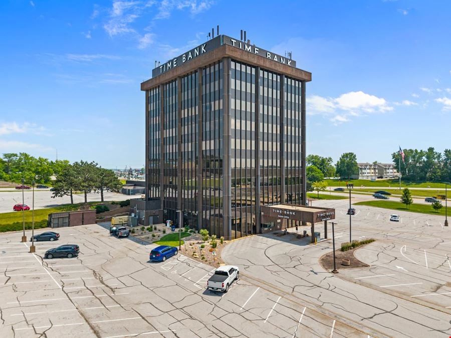 100 E Kimberly Rd, Lease