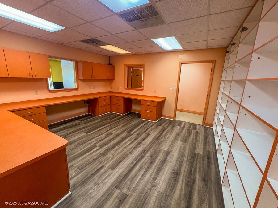 Gateway Center - 1037 West US Highway 90, Unit 11 and Unit 14