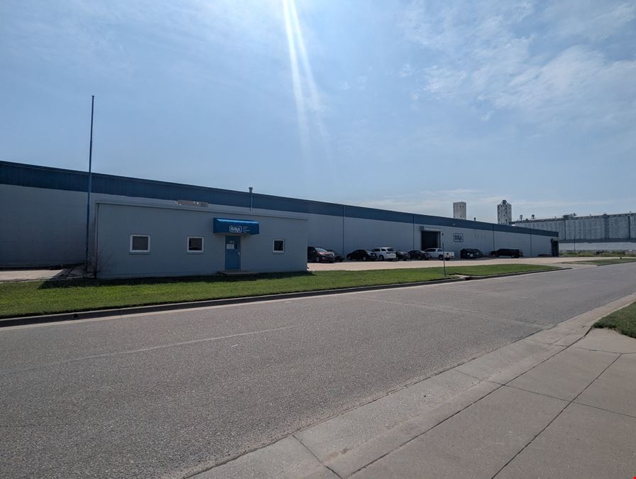 Heavy Manufacturing Warehouse for Lease - 3400 N. Topeka