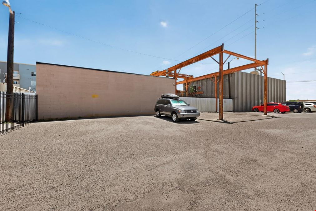 CONCRETE TILT UP WAREHOUSE SHOWROOM WITH GATED AND PAVED YARD
