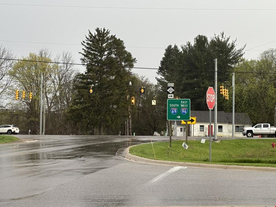 Francis R / Grand River Vacant Land 