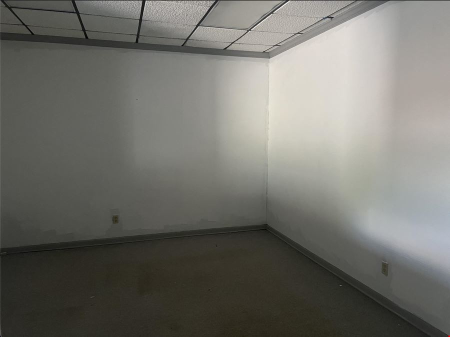 203 E Lexington Ave