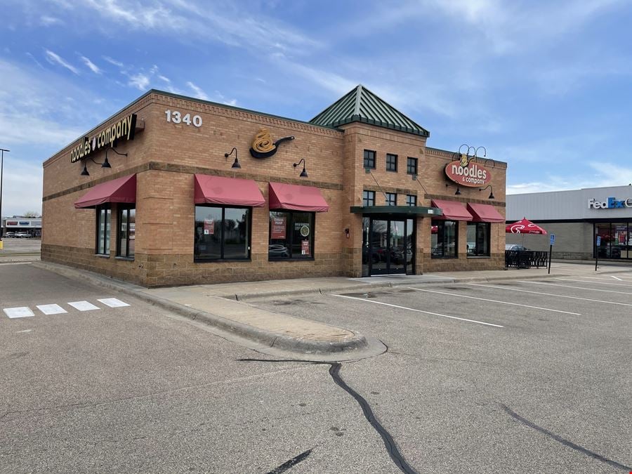 Freestanding Restaurant For Lease | 1340 Town Centre Drive | Patio & Drive-Thru Capability