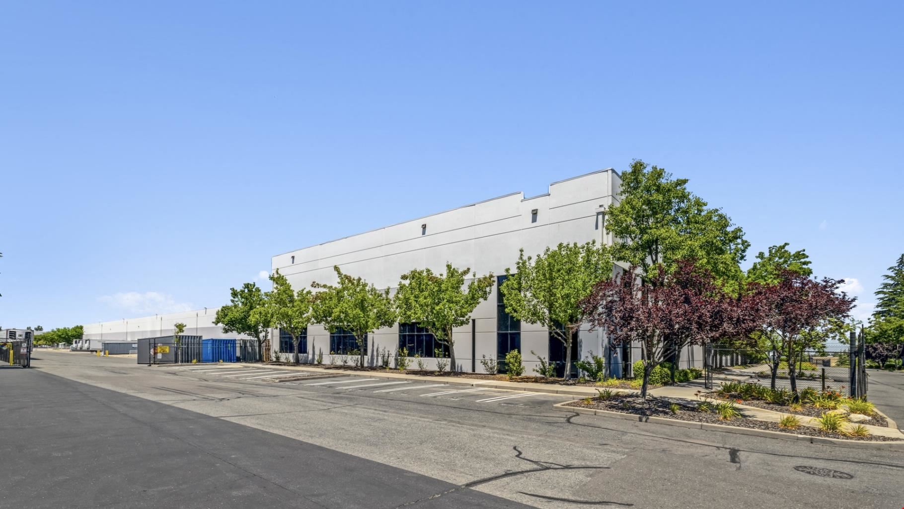 Sierra View Industrial Park Building 2