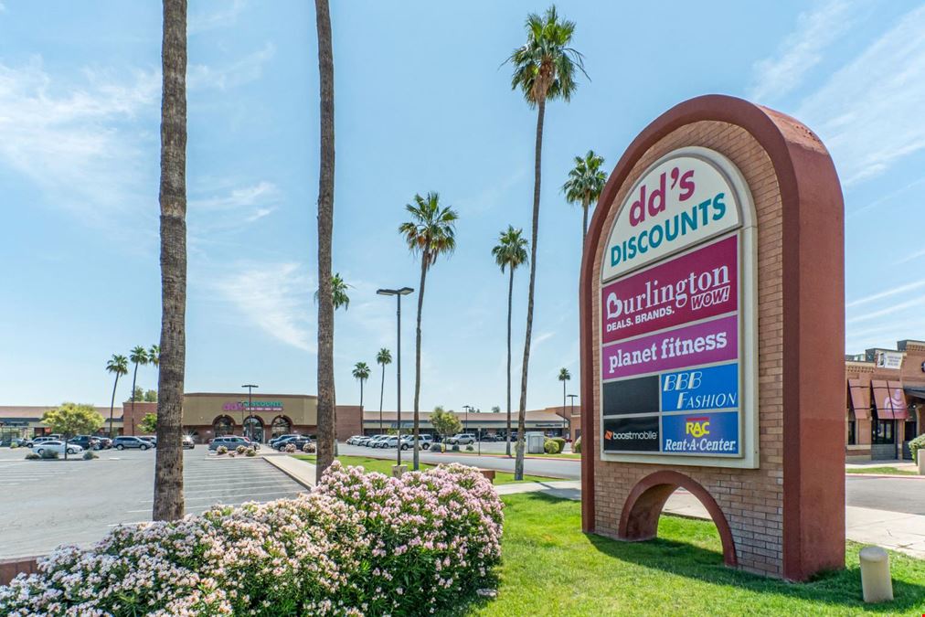 Low-Cost Basis Retail | 90% Occupied | Hard Corner Shopping Center