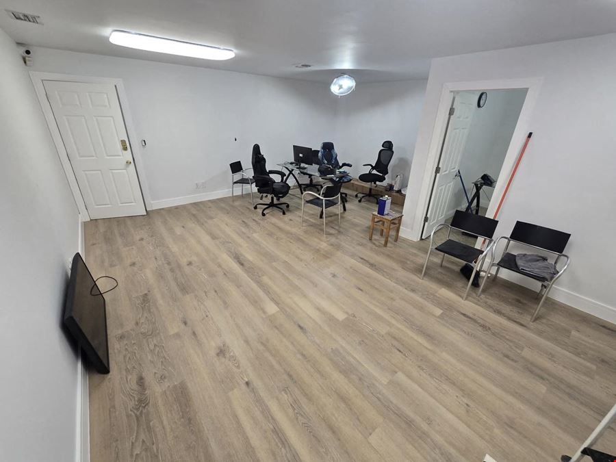 Office / Warehouse 2,628 SQFT