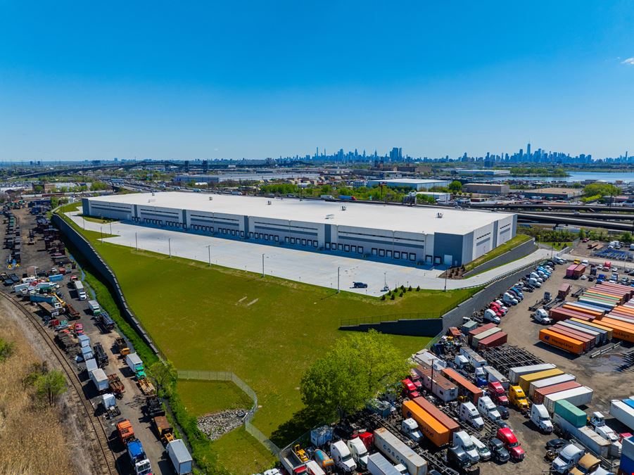 ±354,400 SF Logistics Center for Lease