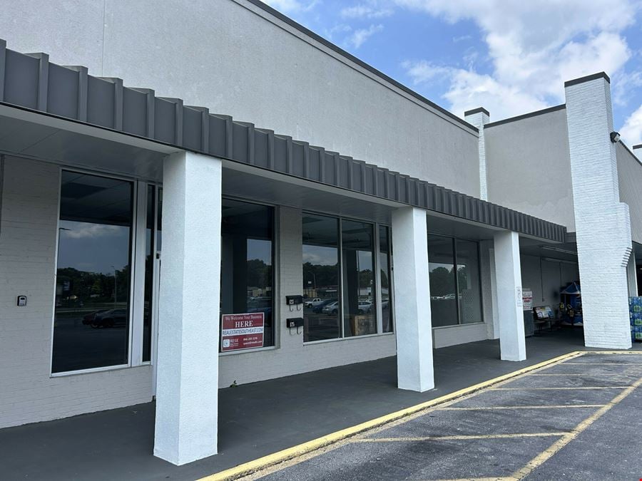 Town Plaza -   N Brindlee Mountain Pky. Arab, AL
