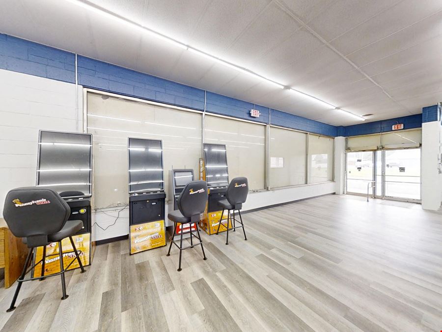 6,558± SF Mixed-Use Building