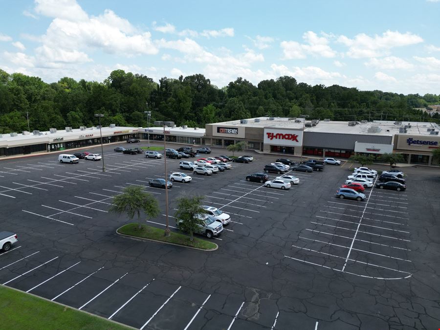 TJ Maxx Anchored Shopping Center in Vicksburg | Pemberton Plaza