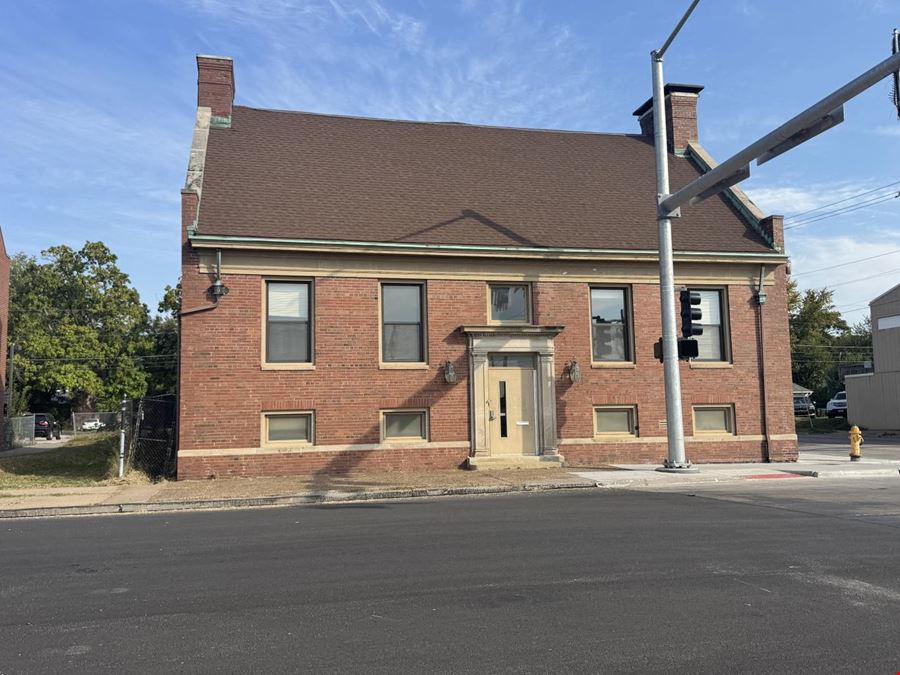 1202 W. 3rd St