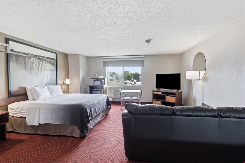 7680 Niagara Falls Blvd - Super 8 by Wyndham