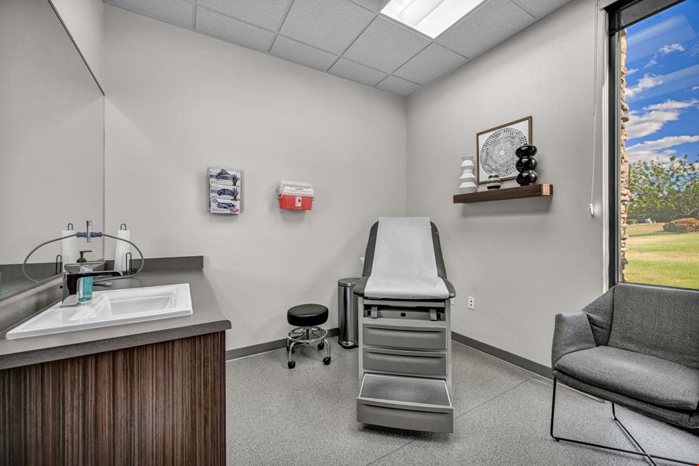 2900 West Horizon Ridge Pkwy Suite 101