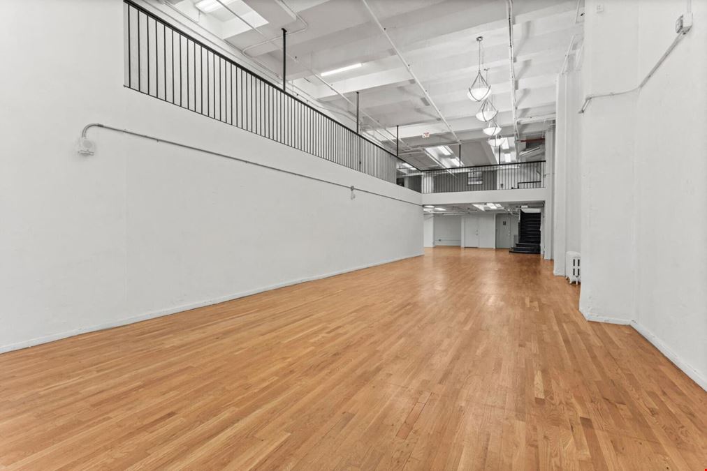 342 W 37th St