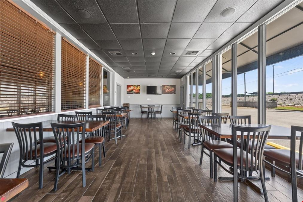 COMING SOON (Live Mon 6/22) - 4000 Fort Campbell Blvd - For Lease