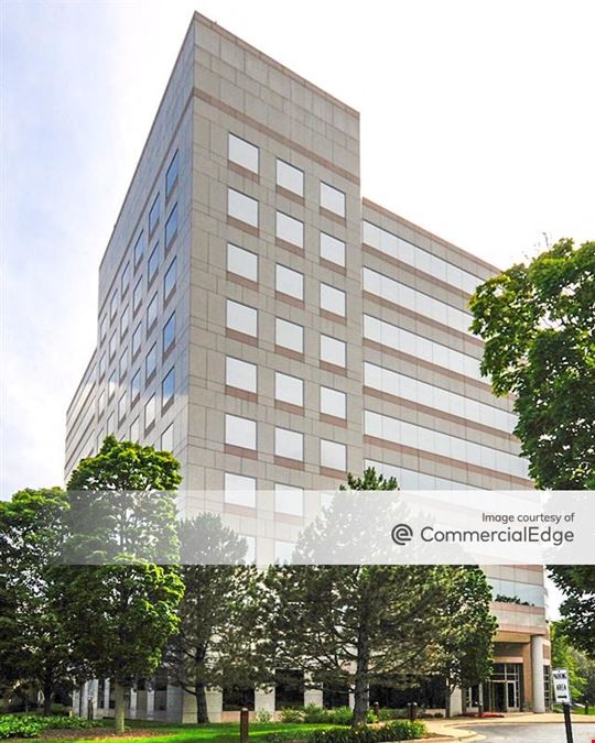 25 NW Point Blvd