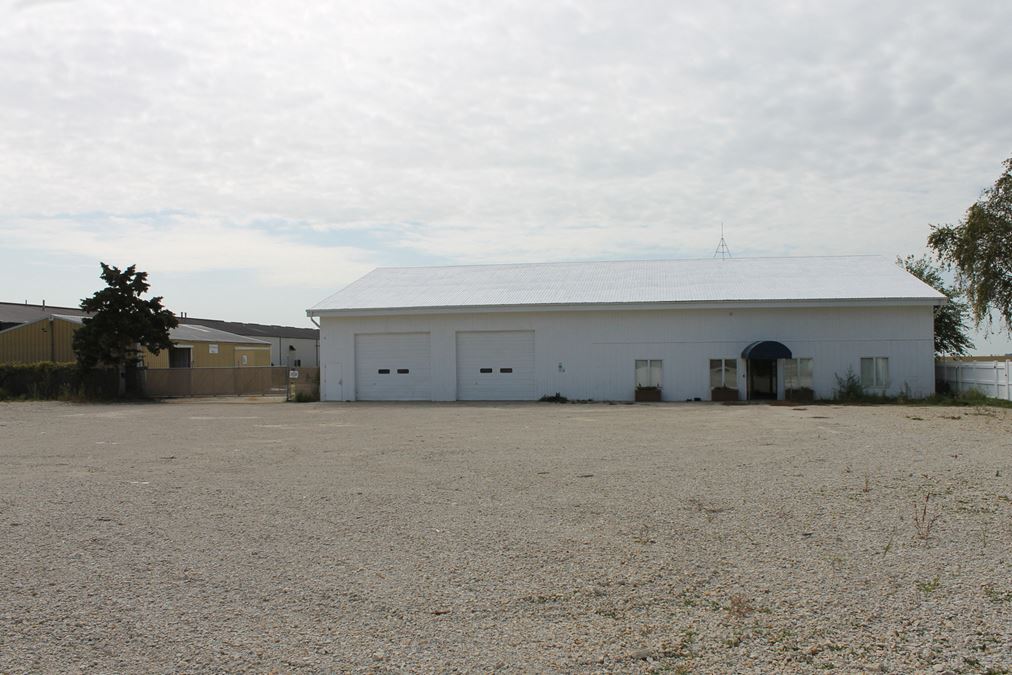 320 W Lincoln Hwy