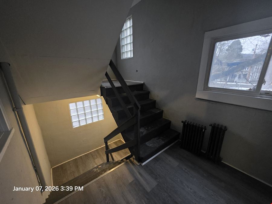 90 Henry St