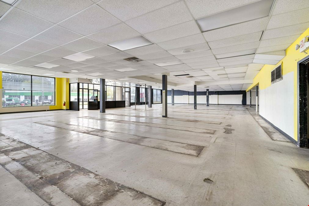 New Castle Freestanding Retail Building For Sale