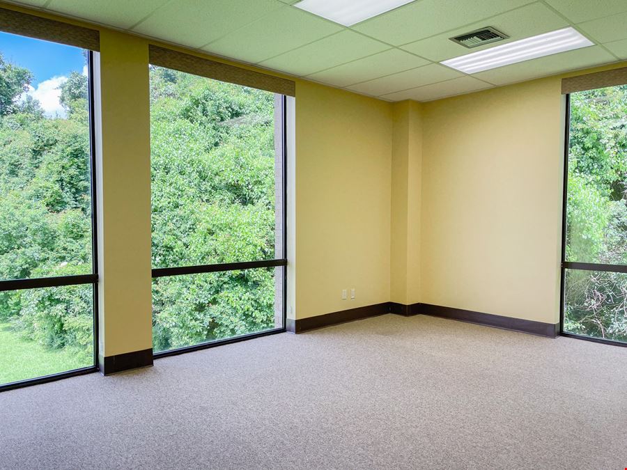 ±1,100 SF Office Suite Near Kaliste Saloom and W Pinhook