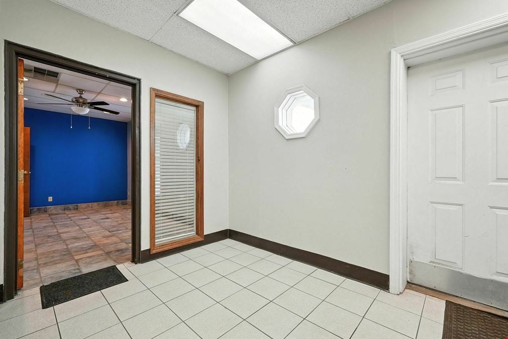 2244 South Hamilton Road, 101 & 103, 2246 South Hamilton Rd, 100