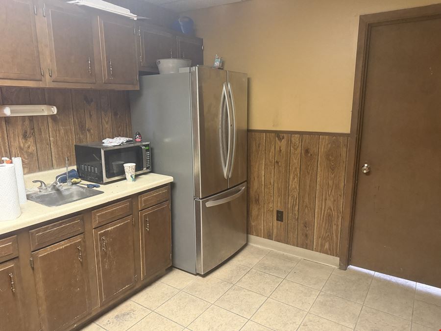 2 Shops w/Office Near I-20
