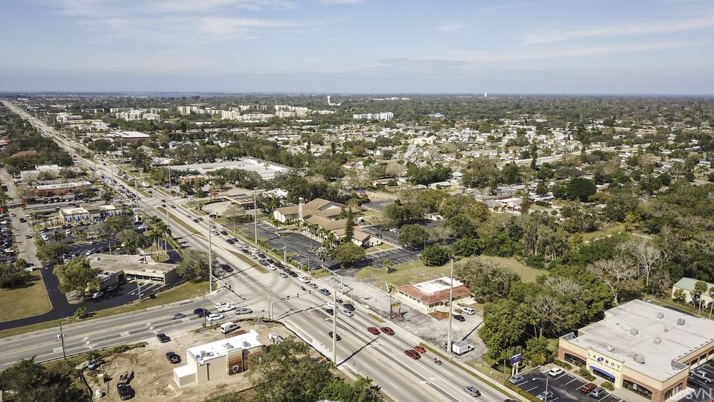 Cortez Road High-Visibility Building for Lease