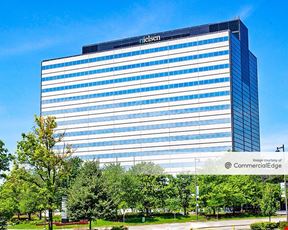 Woodfield Corporate Center - 150 North Martingale Road