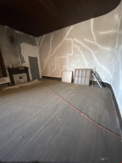 116 Courthouse Square - Upstairs