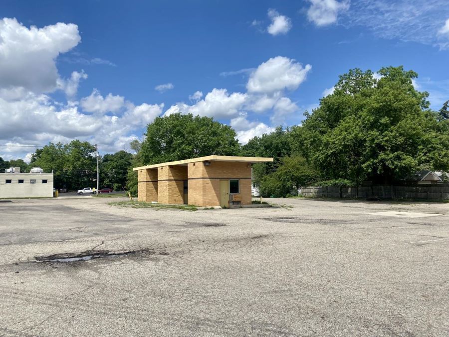 Former Bank - Hard Corner City of Lansing