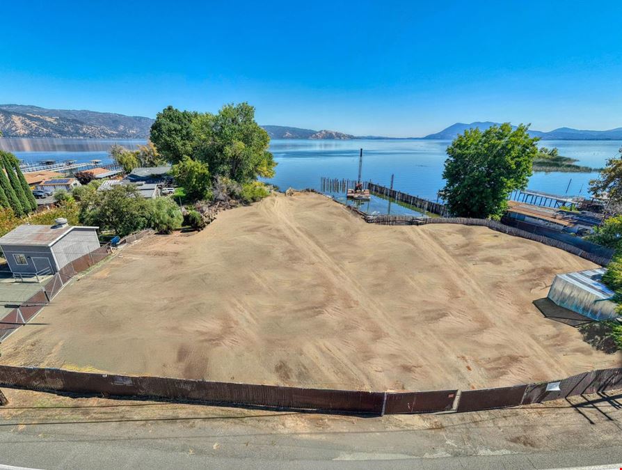 Lakeport: Lake Front Property