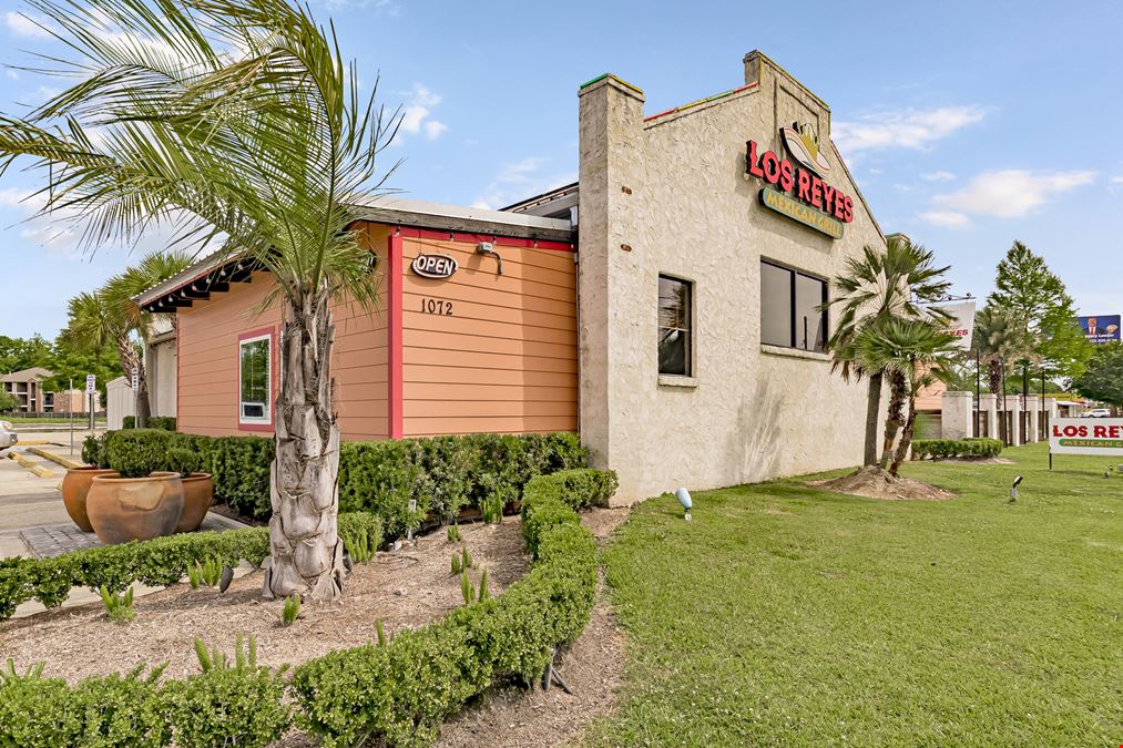 Restaurant/Bar with Covered Patio