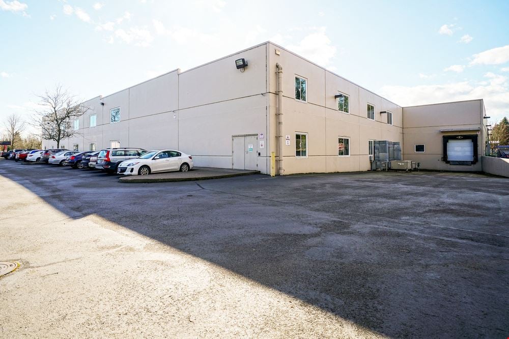 High Visibility Office/Retail Opportunity