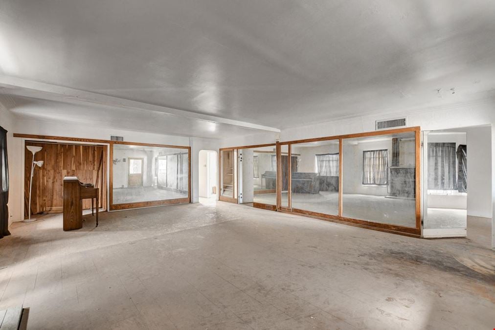 901 E Ogden Ave