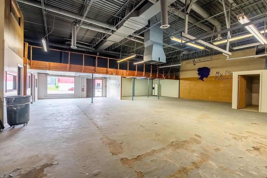 N Hall of Fame Retail/Office/Flex Building