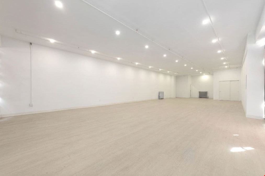 700 - 1,600 SF | 98 Graham Avenue | High-Exposure East Williamsburg Corner Retail With ADA Access for Lease