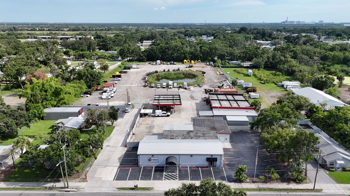 7001 Gibsonton Dr