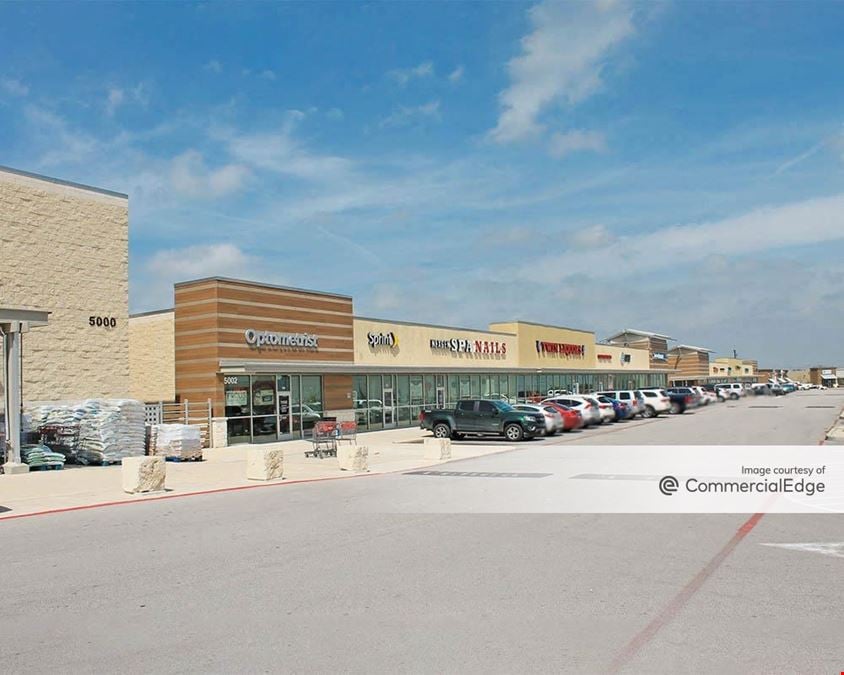 The HEB Plus! Hutto Shopping Center