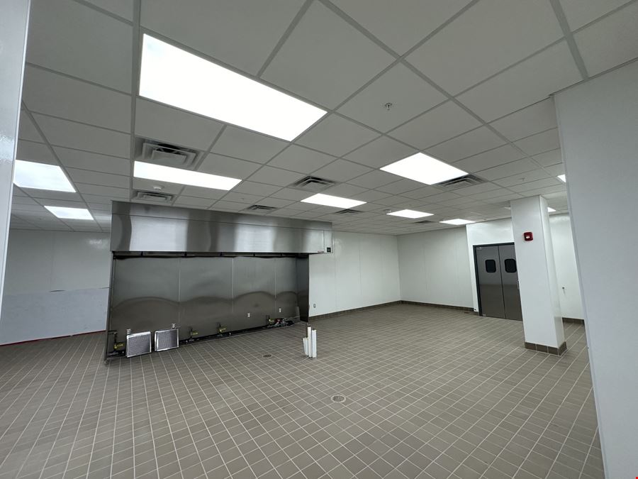 Harold's Square - Restaurant Space